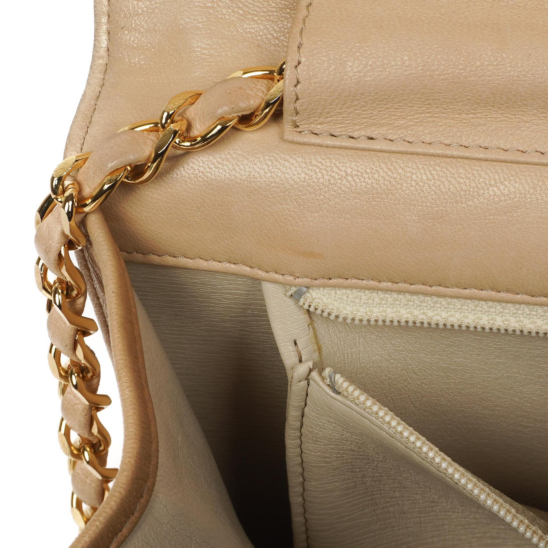 Chanel Medium Classic beige-ivory gestepptes Lammleder Single Flap Bag mit 24K goldplattierten Beschlägen