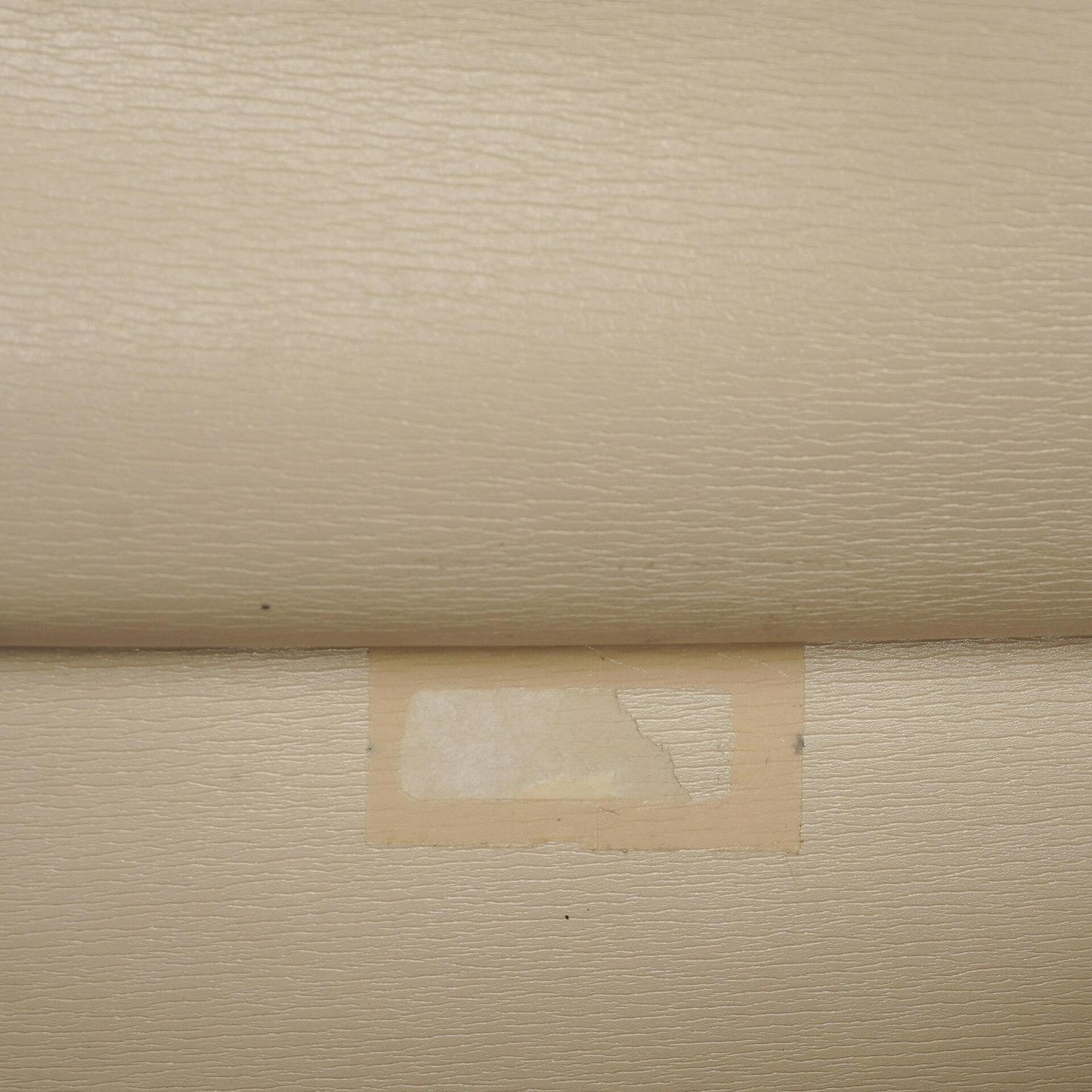 Chanel Medium Classic beige-ivory gestepptes Lammleder Single Flap Bag mit 24K goldplattierten Beschlägen