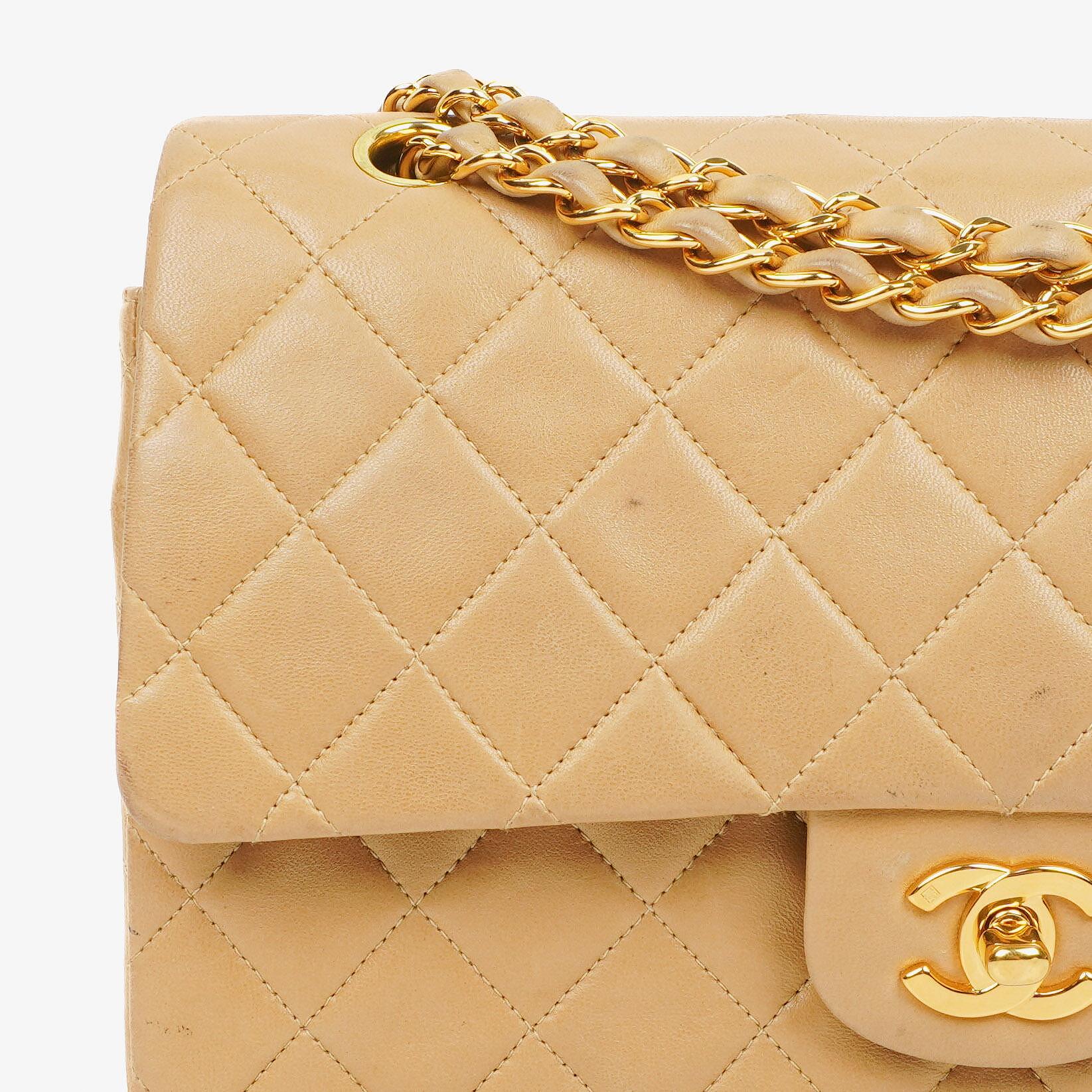 Chanel Medium Classic Beige gestepptes Leder Double Flap Tasche mit 24K goldfarbener Hardware