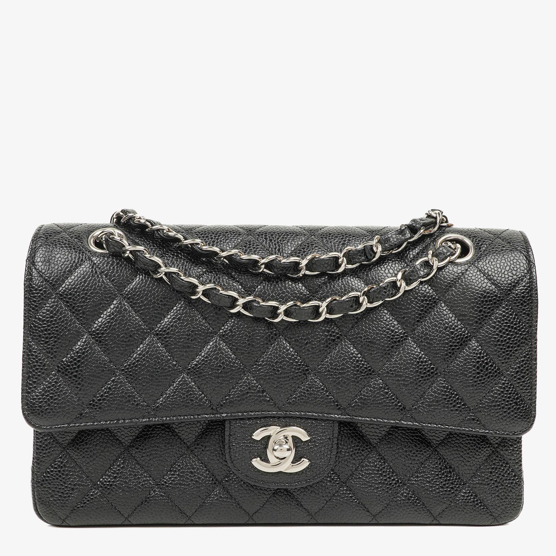 Chanel mittelgroße Classic Double Flap Bag aus schwarzem gestepptem Kaviarleder mit silberfarbener Hardware