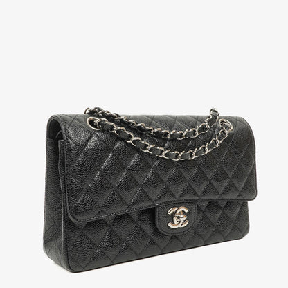 Chanel mittelgroße Classic Double Flap Bag aus schwarzem gestepptem Kaviarleder mit silberfarbener Hardware