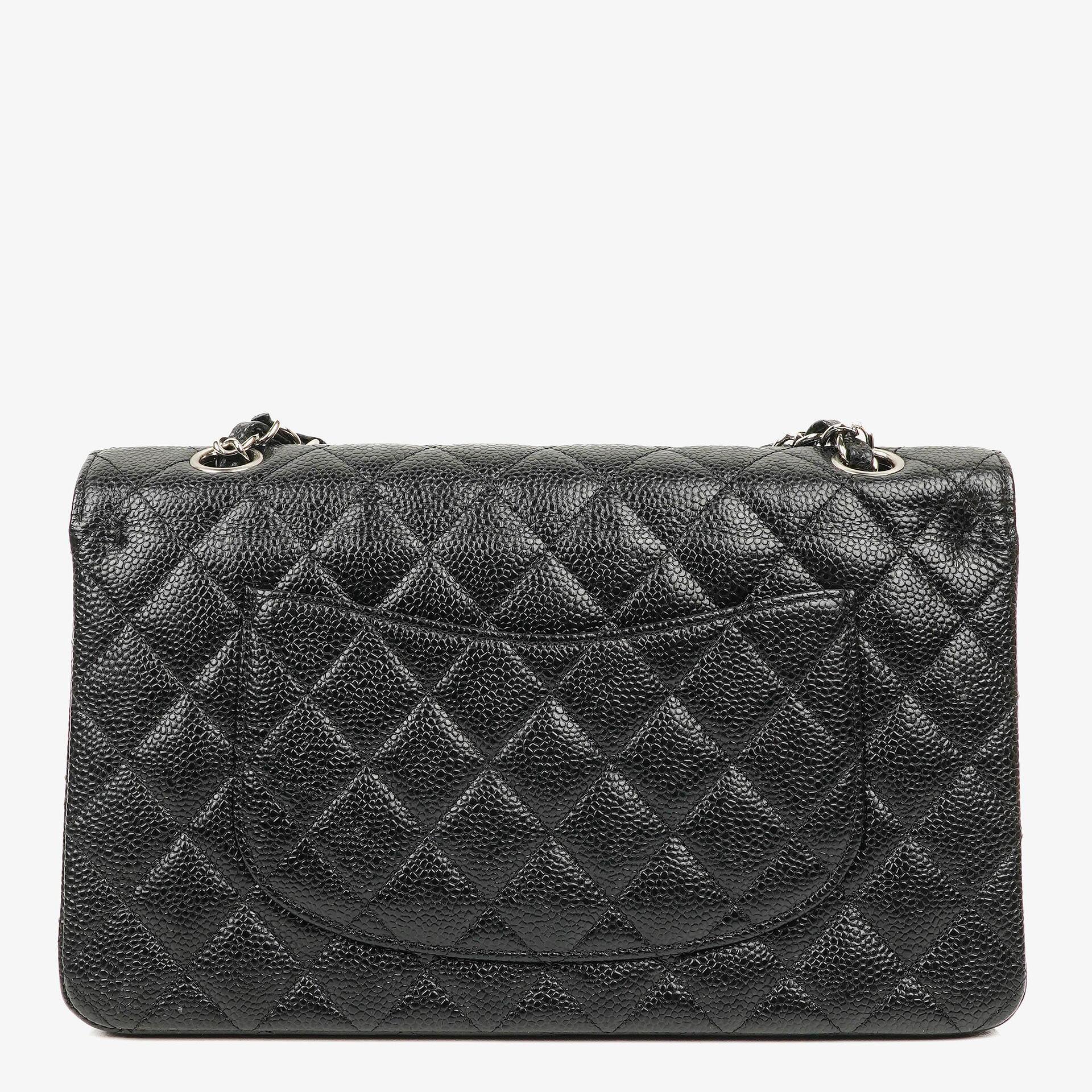 Chanel mittelgroße Classic Double Flap Bag aus schwarzem gestepptem Kaviarleder mit silberfarbener Hardware