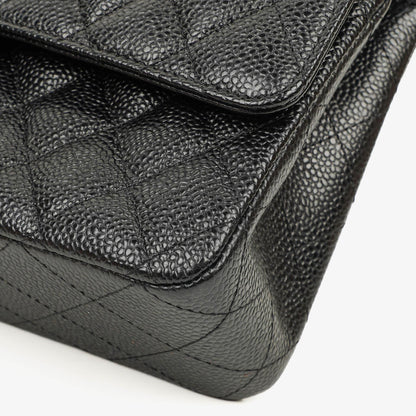 Chanel mittelgroße Classic Double Flap Bag aus schwarzem gestepptem Kaviarleder mit silberfarbener Hardware