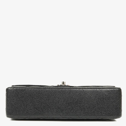 Chanel mittelgroße Classic Double Flap Bag aus schwarzem gestepptem Kaviarleder mit silberfarbener Hardware
