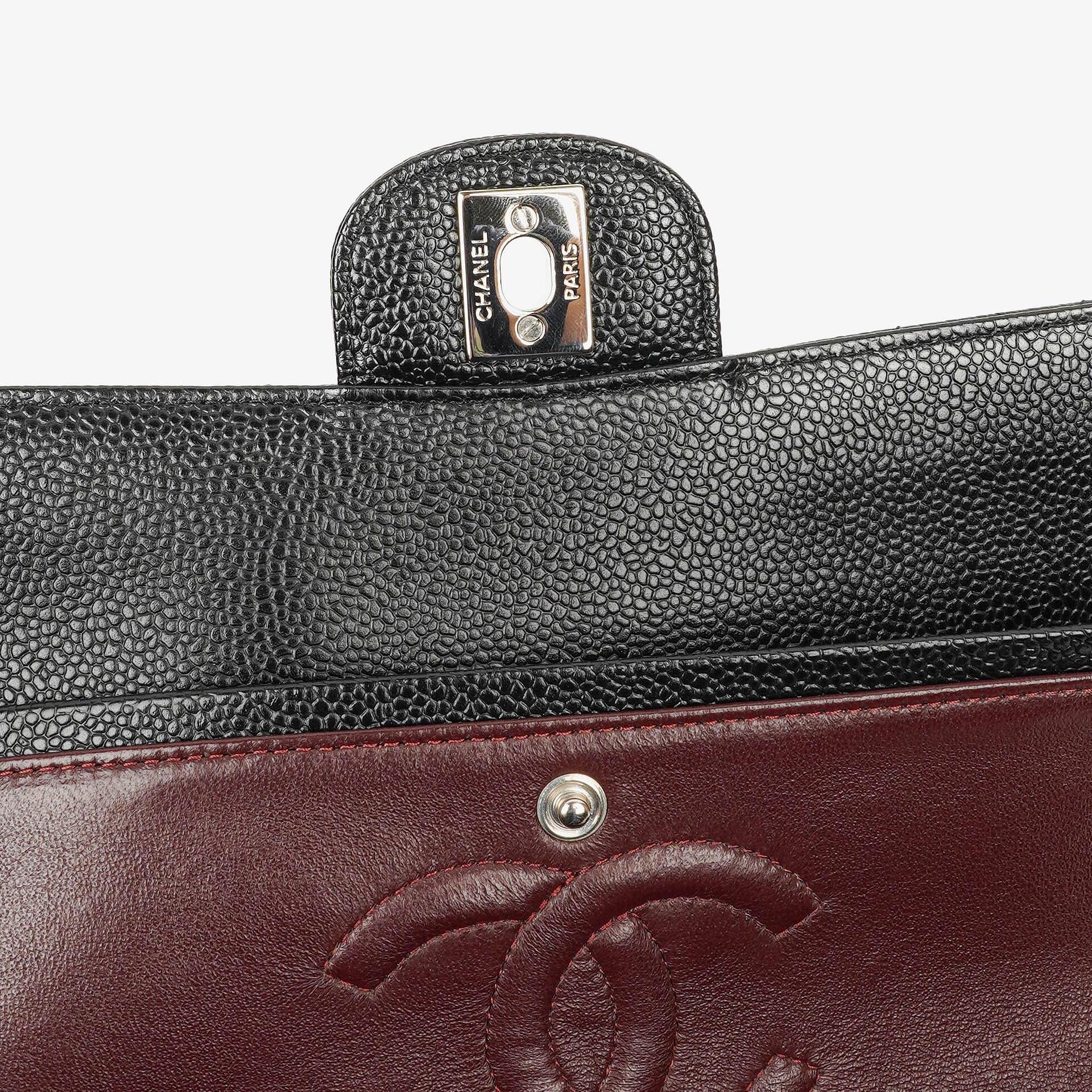 Chanel mittelgroße Classic Double Flap Bag aus schwarzem gestepptem Kaviarleder mit silberfarbener Hardware