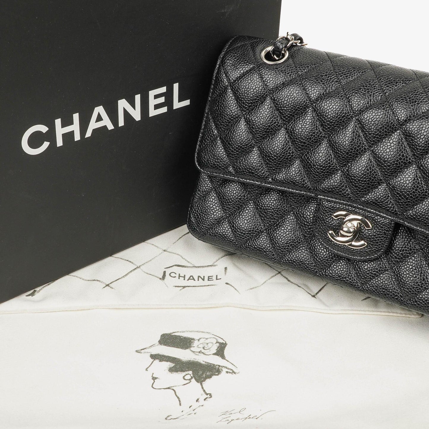 Chanel mittelgroße Classic Double Flap Bag aus schwarzem gestepptem Kaviarleder mit silberfarbener Hardware