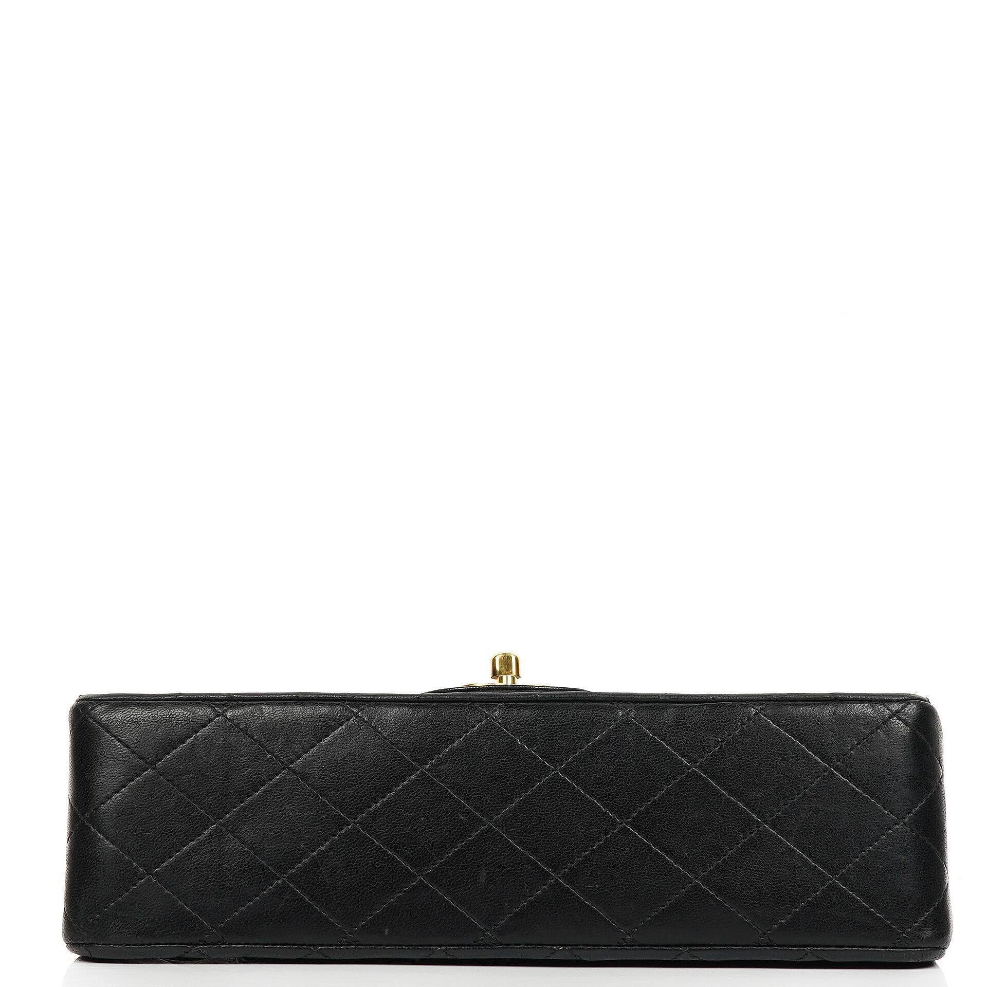 Chanel Classic Medium schwarze gesteppte Doppelklappentasche aus Lammleder mit 24K-vergoldeter Hardware