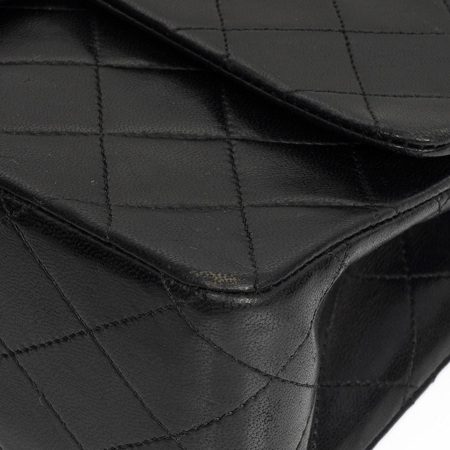 Chanel Classic Medium schwarze gesteppte Doppelklappentasche aus Lammleder mit 24K-vergoldeter Hardware