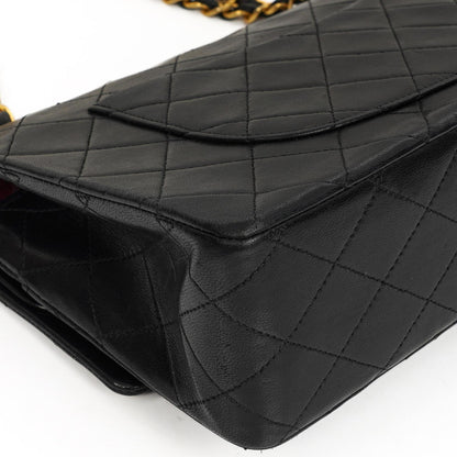Chanel Classic Medium schwarze gesteppte Doppelklappentasche aus Lammleder mit 24K-vergoldeter Hardware