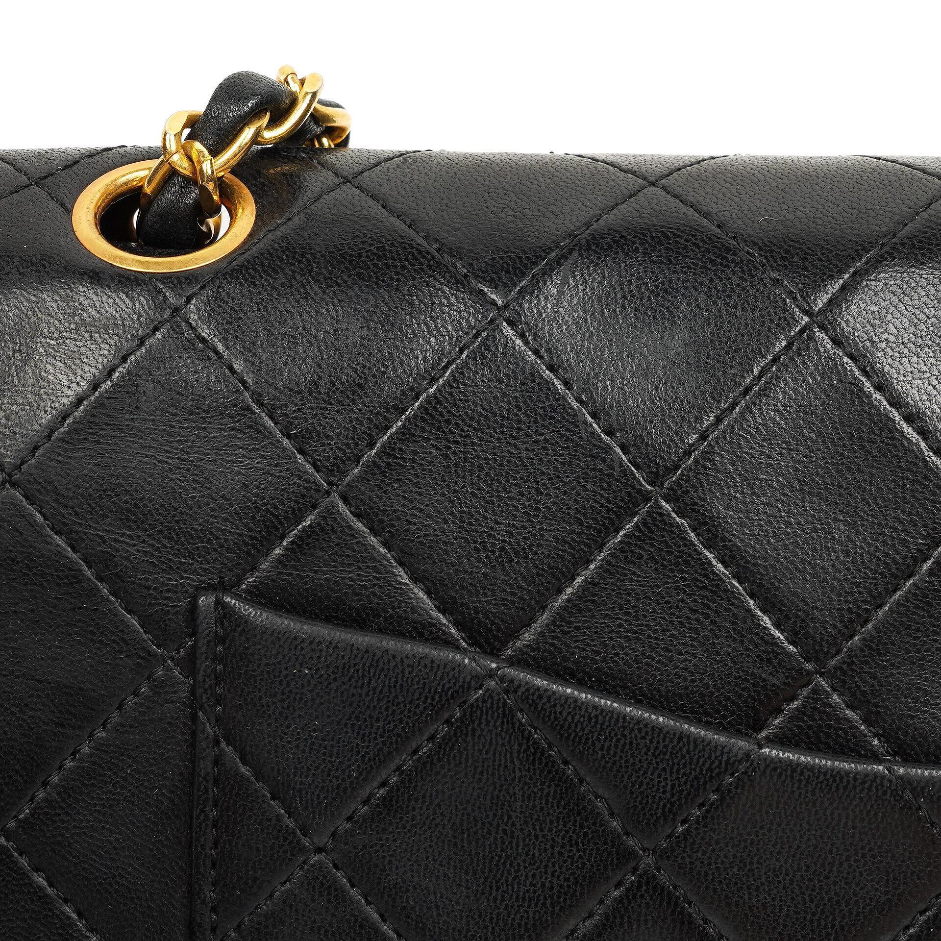 Chanel Classic Medium schwarze gesteppte Doppelklappentasche aus Lammleder mit 24K-vergoldeter Hardware