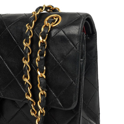Chanel Classic Medium schwarze gesteppte Doppelklappentasche aus Lammleder mit 24K-vergoldeter Hardware
