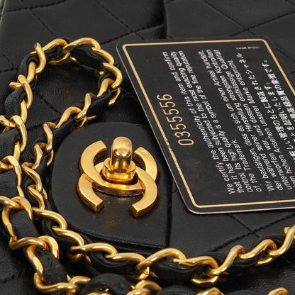 Chanel Classic Medium schwarze gesteppte Doppelklappentasche aus Lammleder mit 24K-vergoldeter Hardware