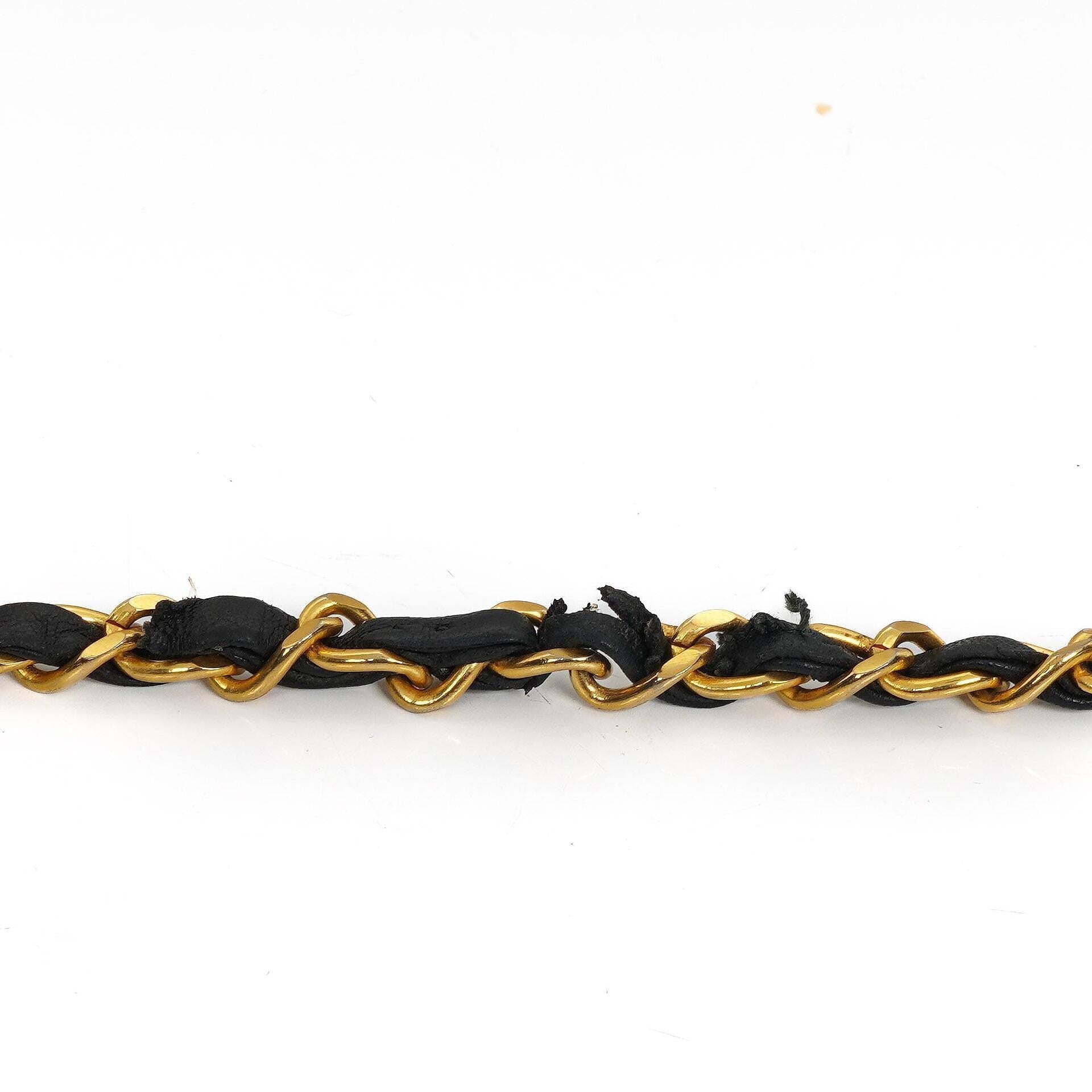 Chanel Classic Medium schwarze gesteppte Doppelklappentasche aus Lammleder mit 24K-vergoldeter Hardware