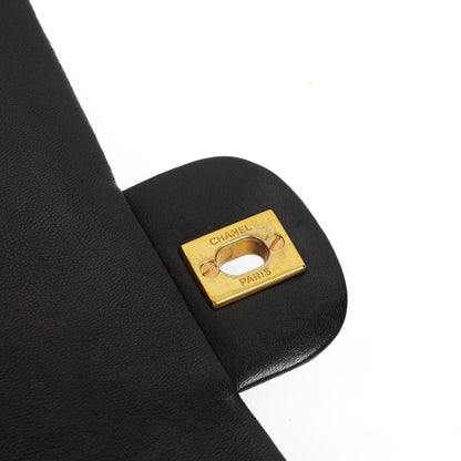 Chanel Classic Medium schwarze gesteppte Doppelklappentasche aus Lammleder mit 24K-vergoldeter Hardware