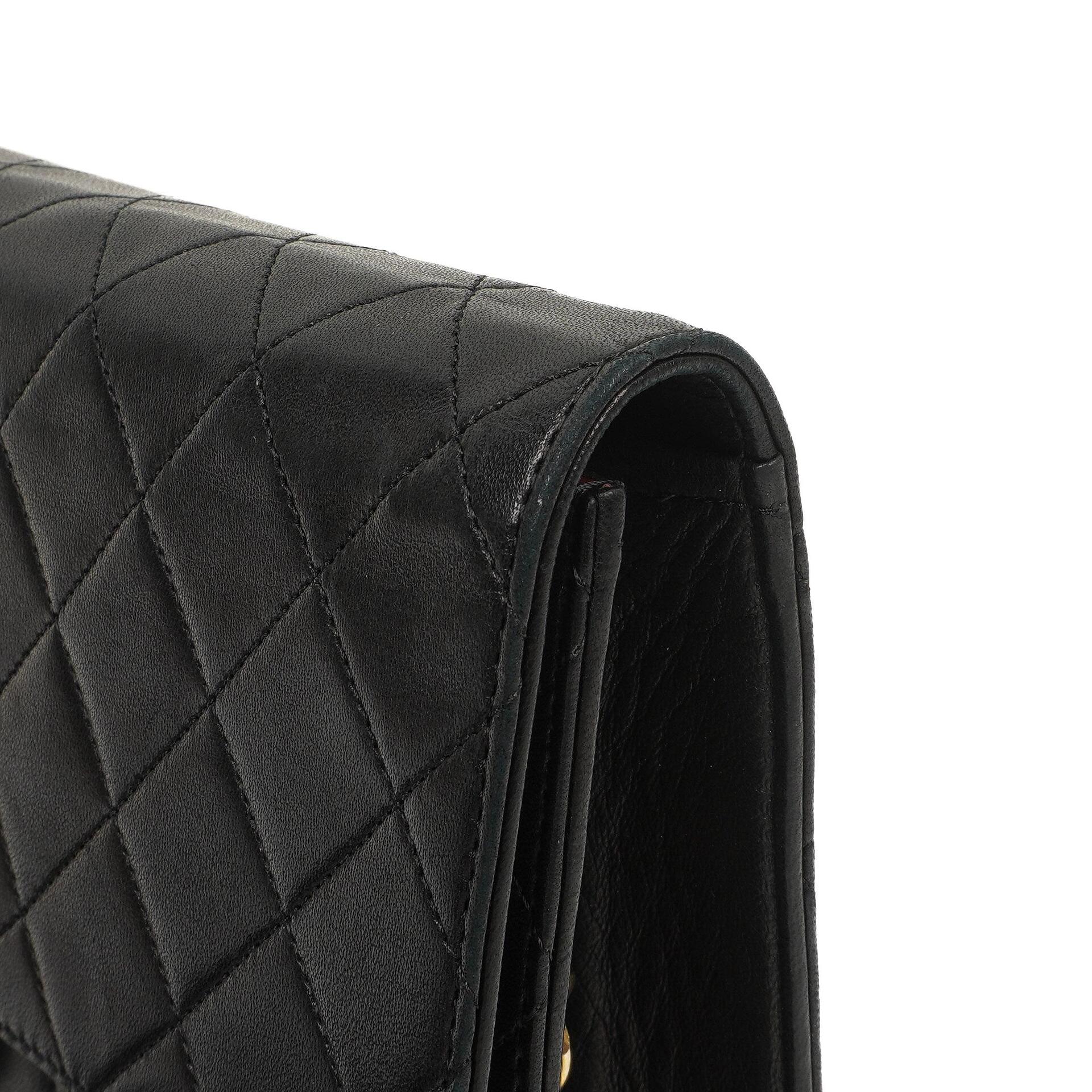 Chanel Medium Classic Single Flap Bag, Schwarzes gestepptes Lammleder, 24K Goldplattierte Hardware