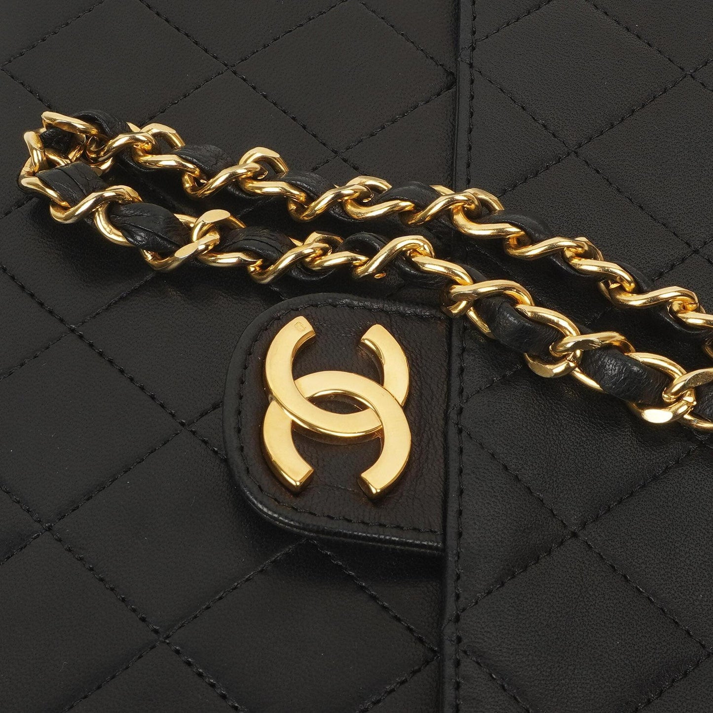 Chanel Medium Classic Single Flap Bag, Schwarzes gestepptes Lammleder, 24K Goldplattierte Hardware