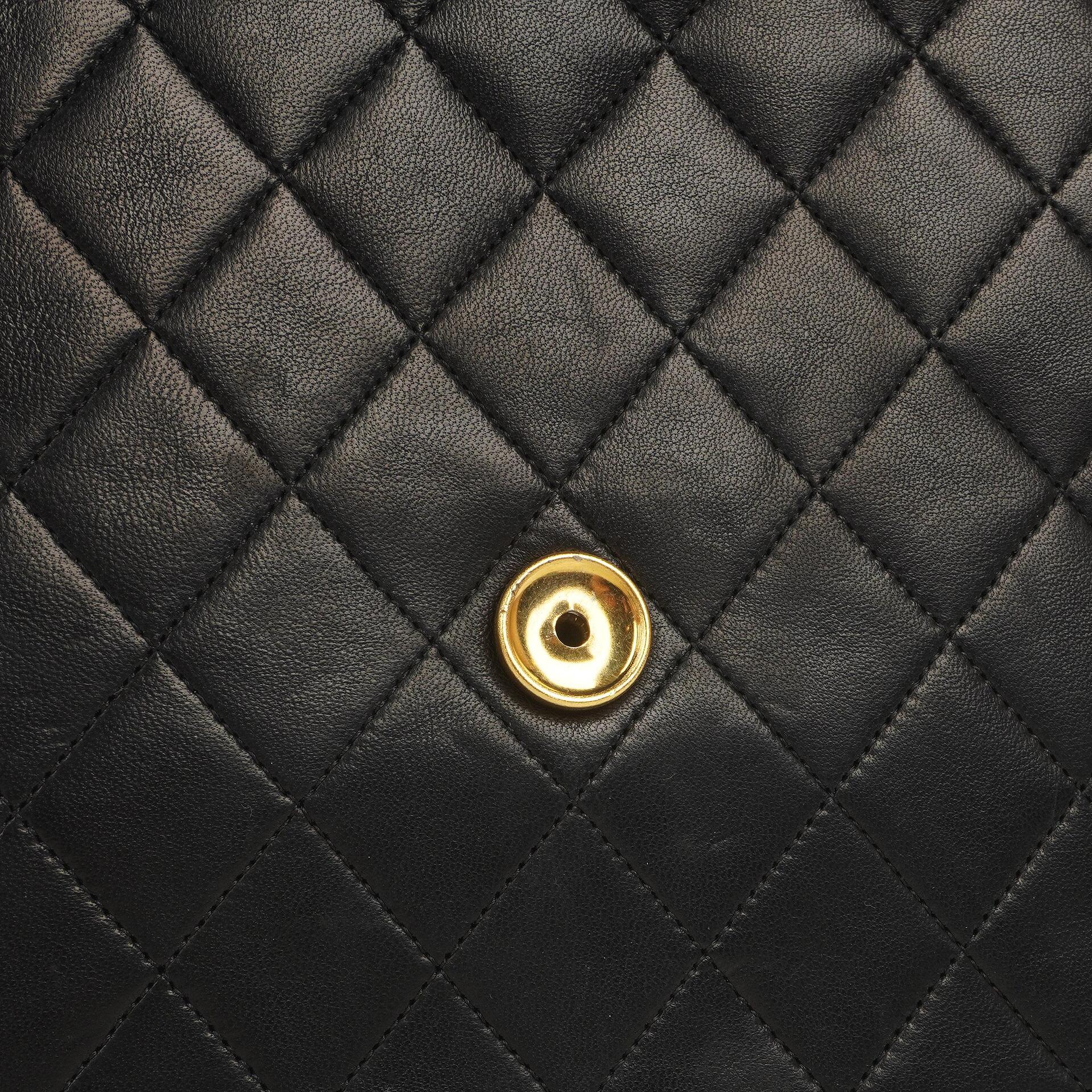 Chanel Medium Classic Single Flap Bag, Schwarzes gestepptes Lammleder, 24K Goldplattierte Hardware