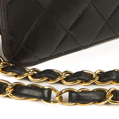 Chanel Mittlere Classic Schwarze gesteppte Lammleder Single Flap Tasche mit 24K vergoldeten Beschlägen