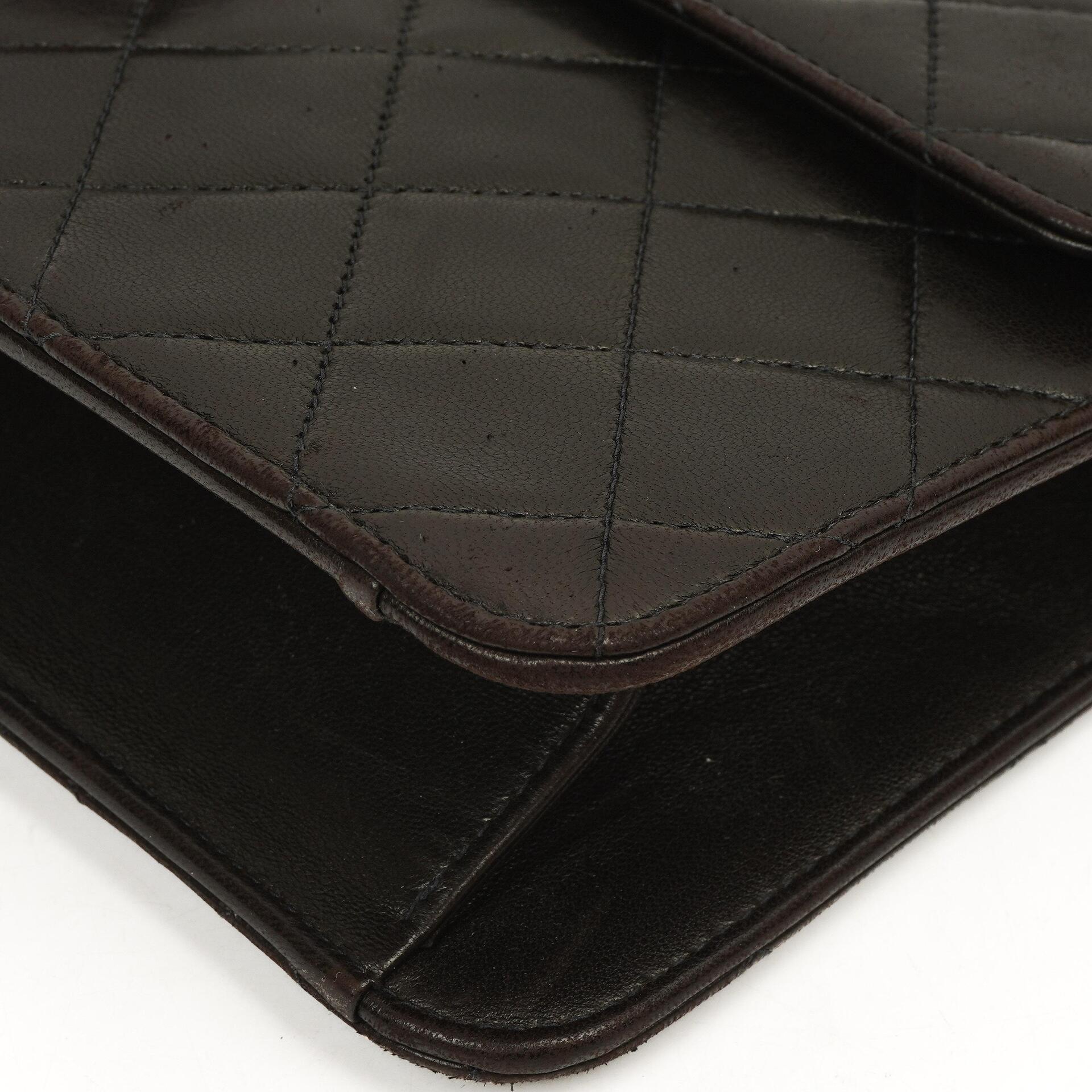 Chanel Mittlere Classic Schwarze gesteppte Lammleder Single Flap Tasche mit 24K vergoldeten Beschlägen