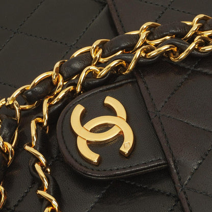 Chanel Mittlere Classic Schwarze gesteppte Lammleder Single Flap Tasche mit 24K vergoldeten Beschlägen