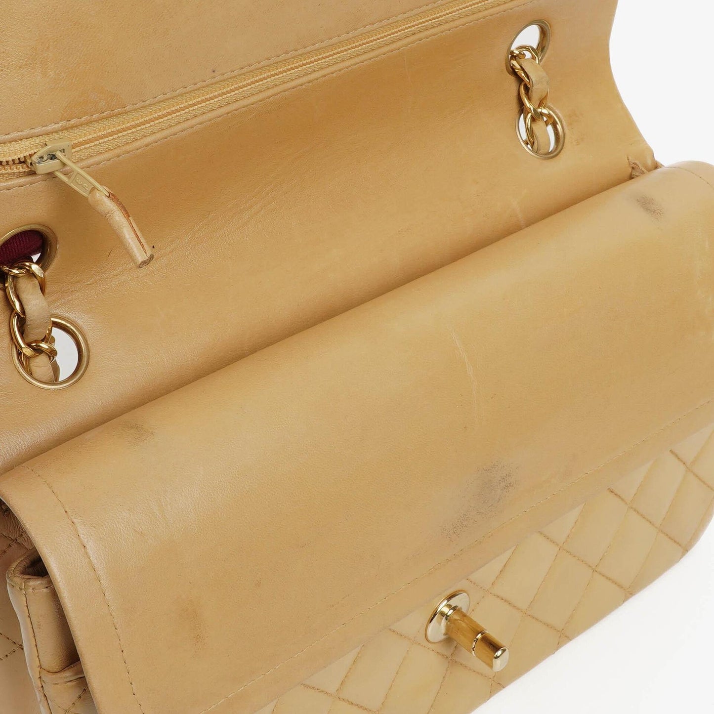 Chanel Mittlere Klassische Doppelklappen Tasche Beigefarbene gestepptes Lammleder mit 24K vergoldeten Beschlägen