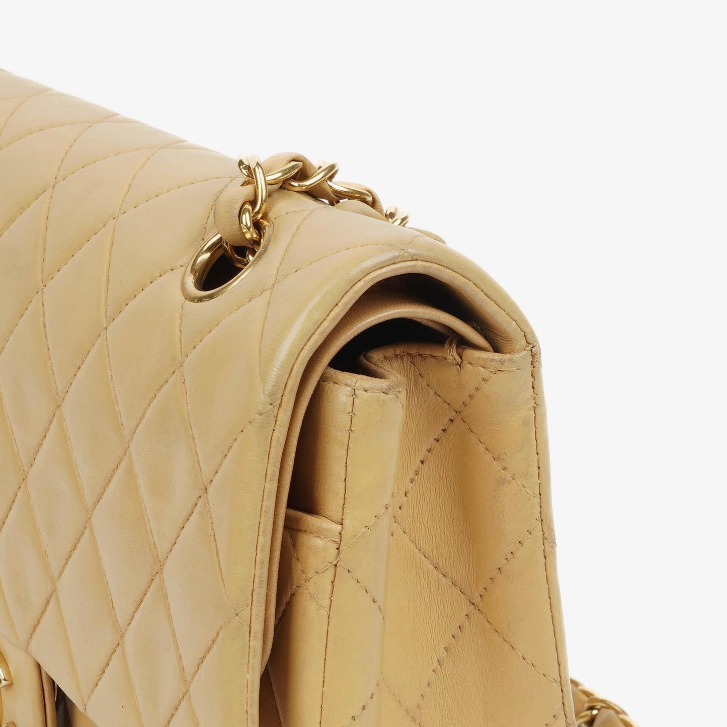 Chanel Mittlere Klassische Doppelklappen Tasche Beigefarbene gestepptes Lammleder mit 24K vergoldeten Beschlägen