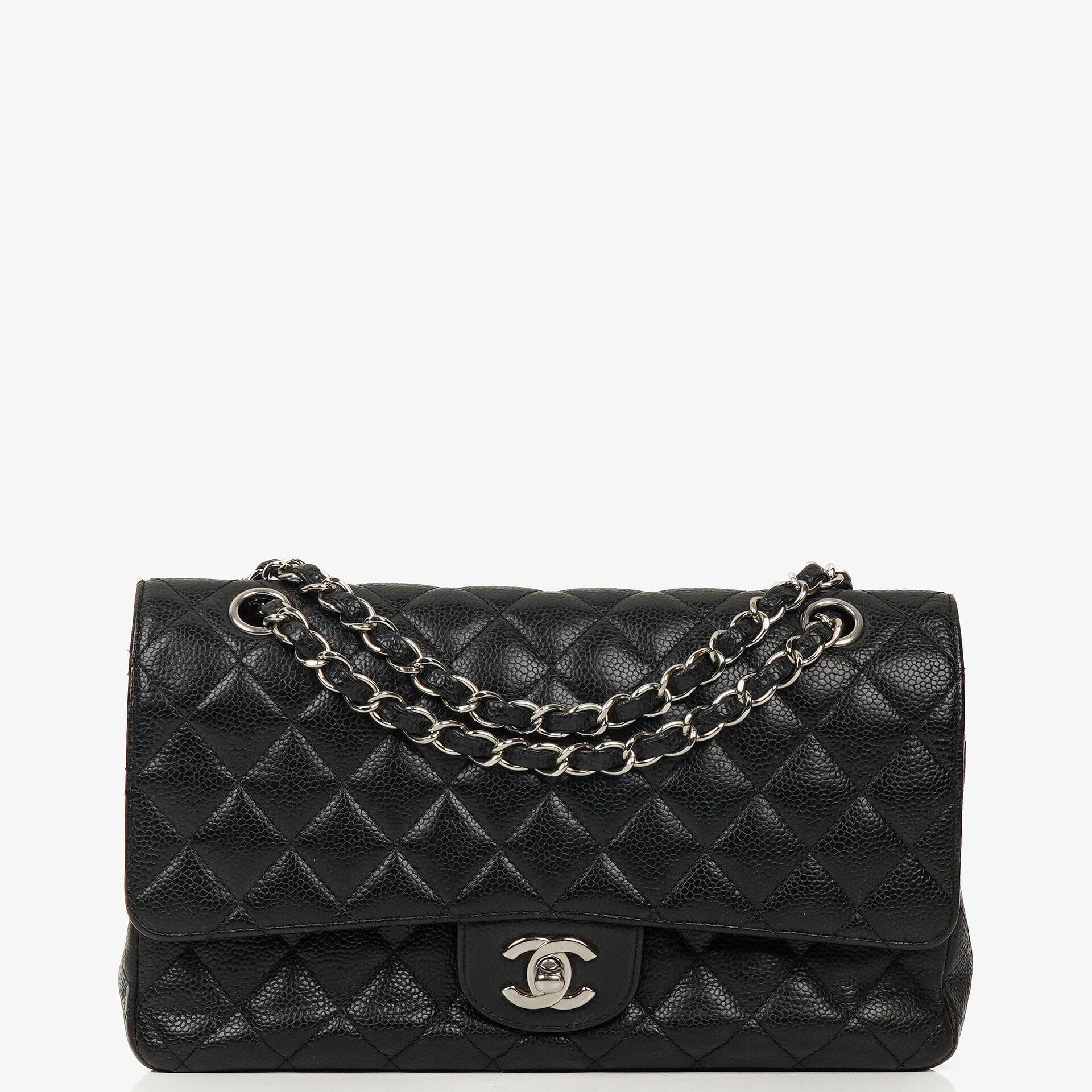 Chanel Mittelgroße Classic Double Flap Tasche aus schwarzem gestepptem Kaviarleder mit silberfarbenen Beschlägen, 2010-2011