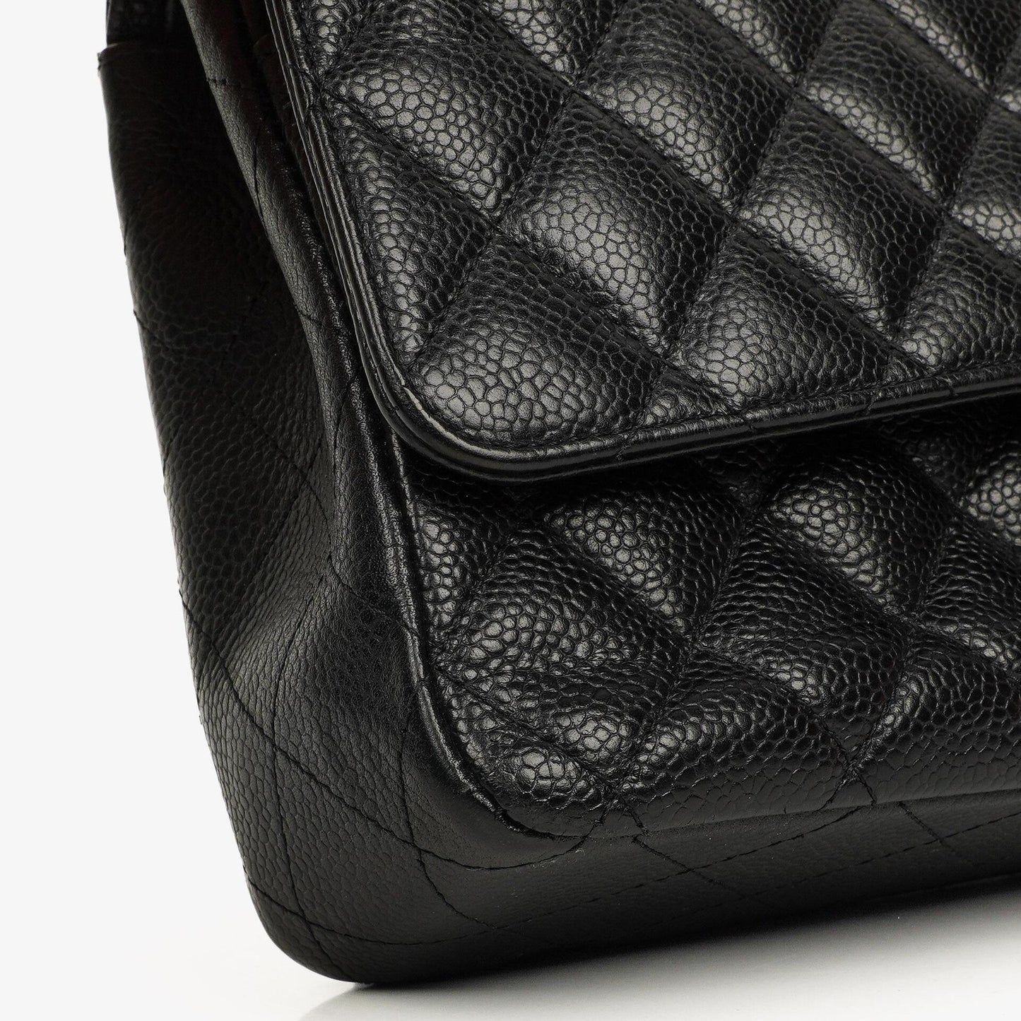 Chanel Mittelgroße Classic Double Flap Tasche aus schwarzem gestepptem Kaviarleder mit silberfarbenen Beschlägen, 2010-2011