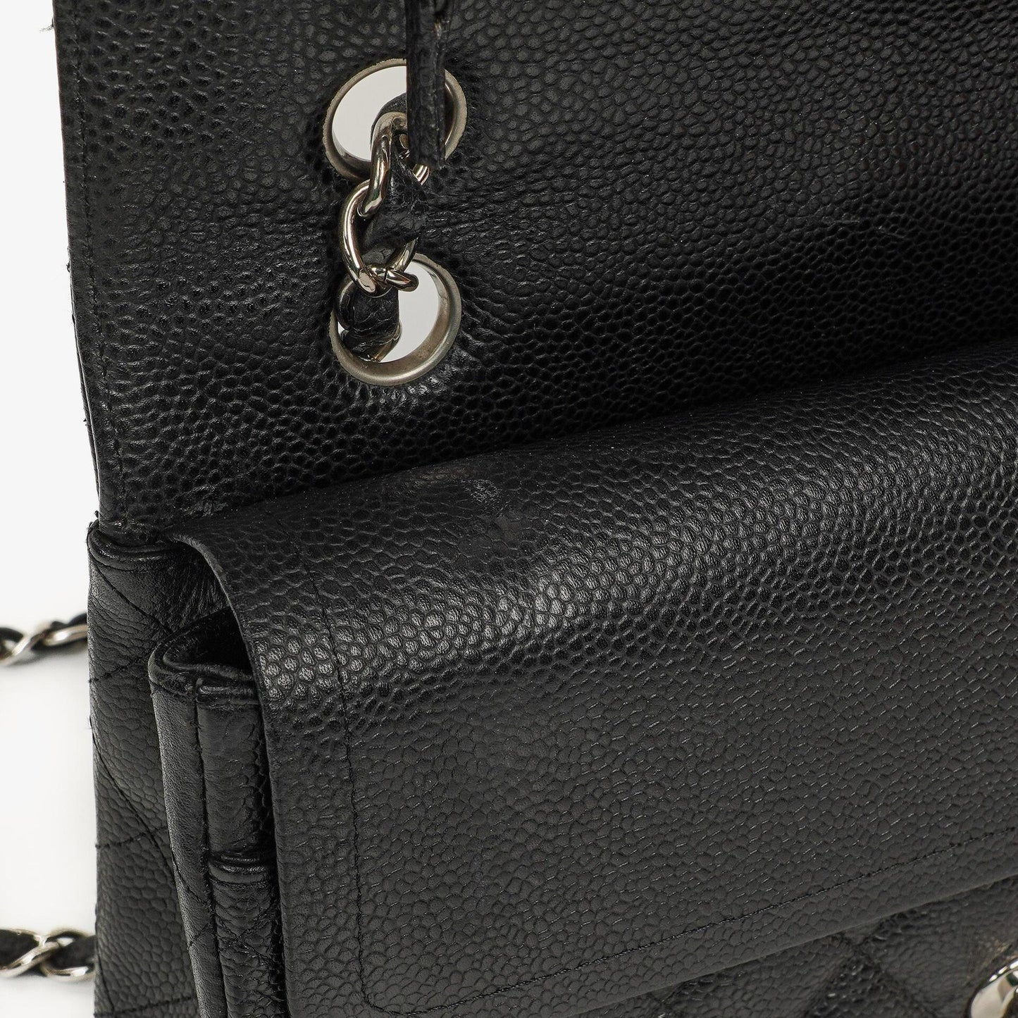 Chanel Mittelgroße Classic Double Flap Tasche aus schwarzem gestepptem Kaviarleder mit silberfarbenen Beschlägen, 2010-2011