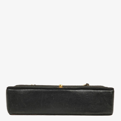 Chanel Mittelgroße Klassische Double Flap Tasche aus schwarzem gestepptem Jersey mit 24K vergoldeter Hardware