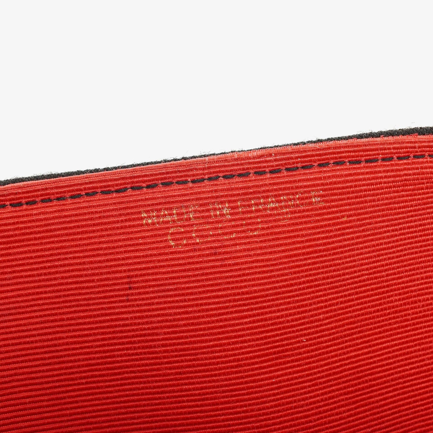 Chanel Mittelgroße Klassische Double Flap Tasche aus schwarzem gestepptem Jersey mit 24K vergoldeter Hardware