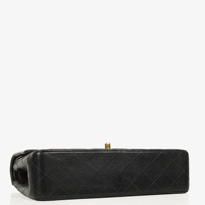 Chanel Mittelgroße Classic Double Flap Tasche aus gestepptem Lammleder in Schwarz mit 24K-vergoldeten Beschlägen
