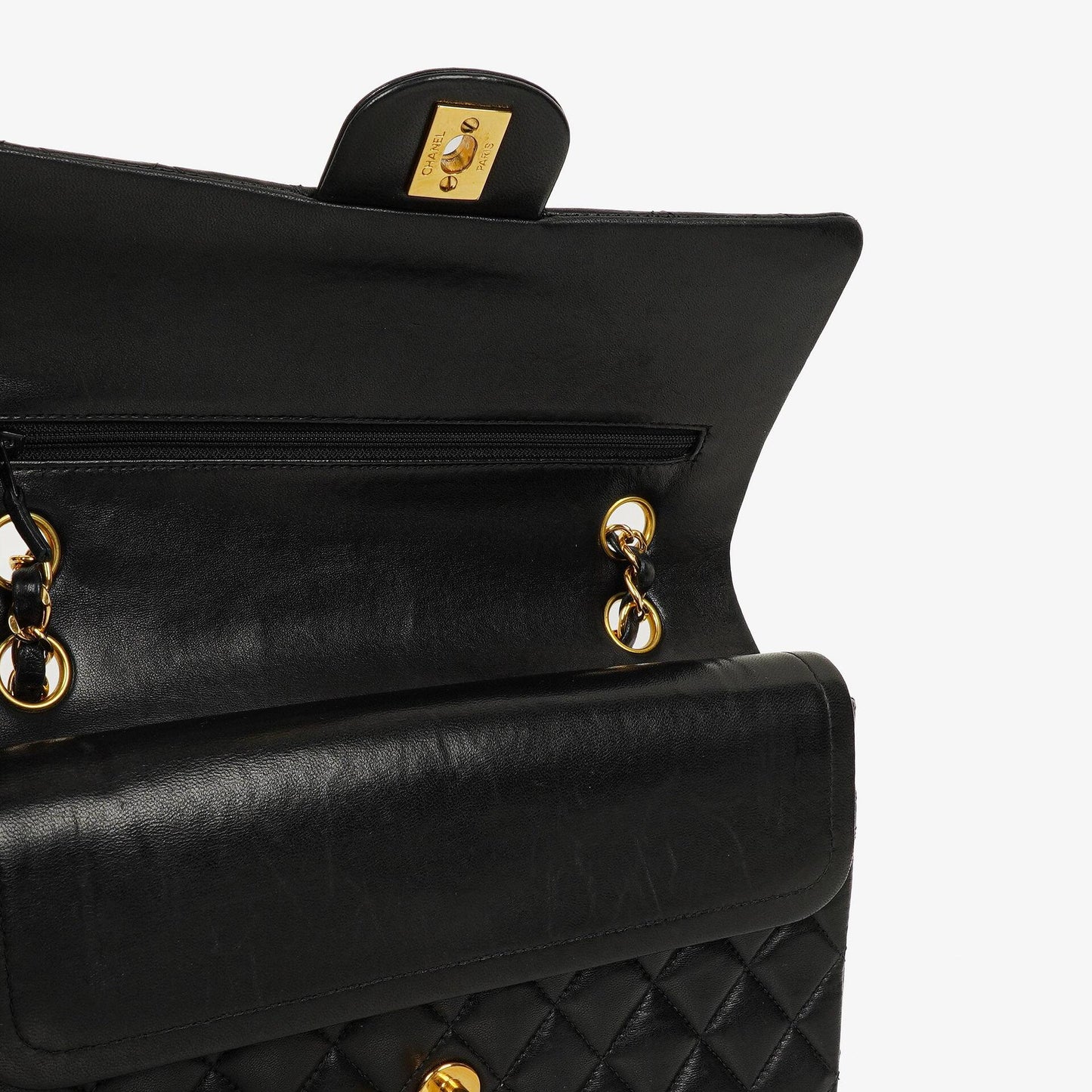 Chanel Mittelgroße Classic Double Flap Tasche aus gestepptem Lammleder in Schwarz mit 24K-vergoldeten Beschlägen