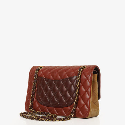 Chanel Mittelgroße Classic Double Flap Tasche aus gestepptem Lammleder in Braun/Mehrfarbig mit antikgoldfarbenen Beschlägen