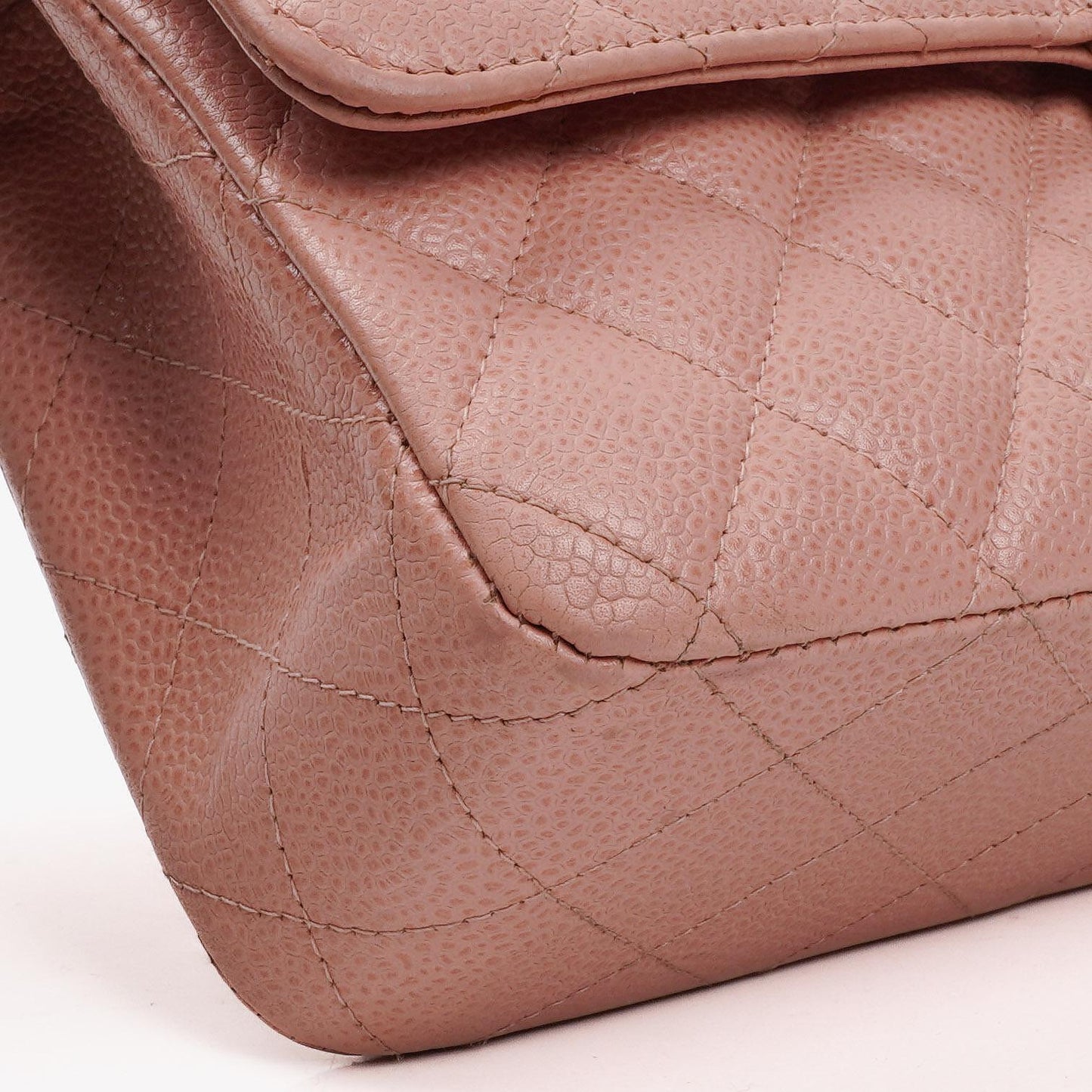 Chanel Medium Classic Double Flap Tasche Rosa gestepptes Kaviarleder mit 24K vergoldeter Hardware