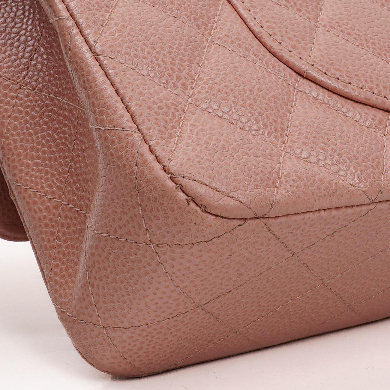 Chanel Medium Classic Double Flap Tasche Rosa gestepptes Kaviarleder mit 24K vergoldeter Hardware