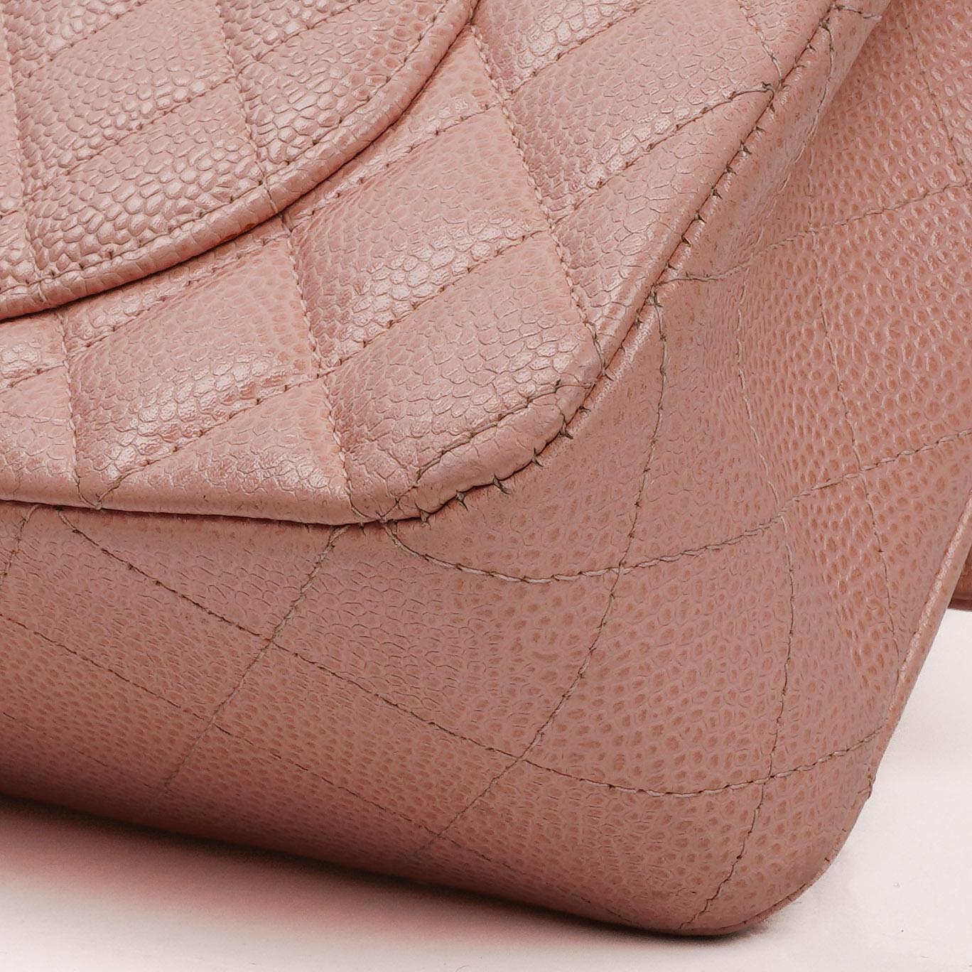 Chanel Medium Classic Double Flap Tasche Rosa gestepptes Kaviarleder mit 24K vergoldeter Hardware
