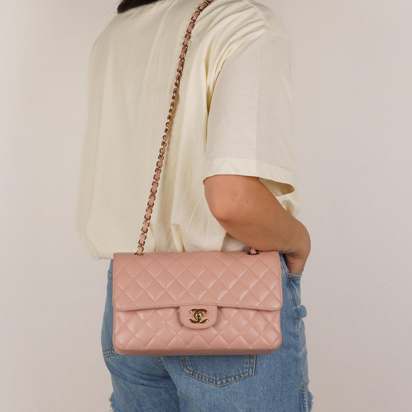 Chanel Medium Classic Double Flap Tasche Rosa gestepptes Kaviarleder mit 24K vergoldeter Hardware