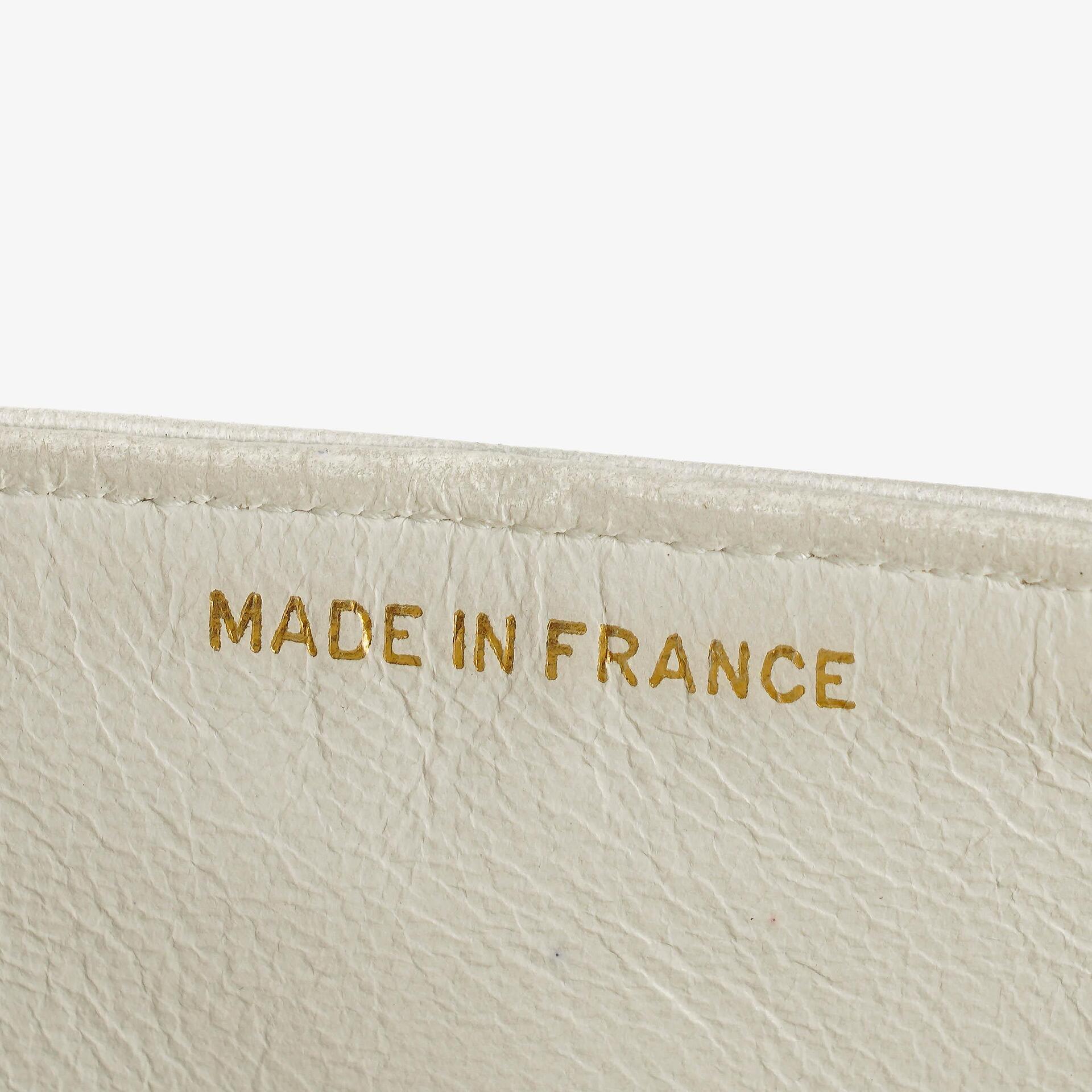 Chanel Mittelgroße Klassische Doppelklappe Tasche Weiß Chevron Gesteppt Lammleder 24K Vergoldete Hardware