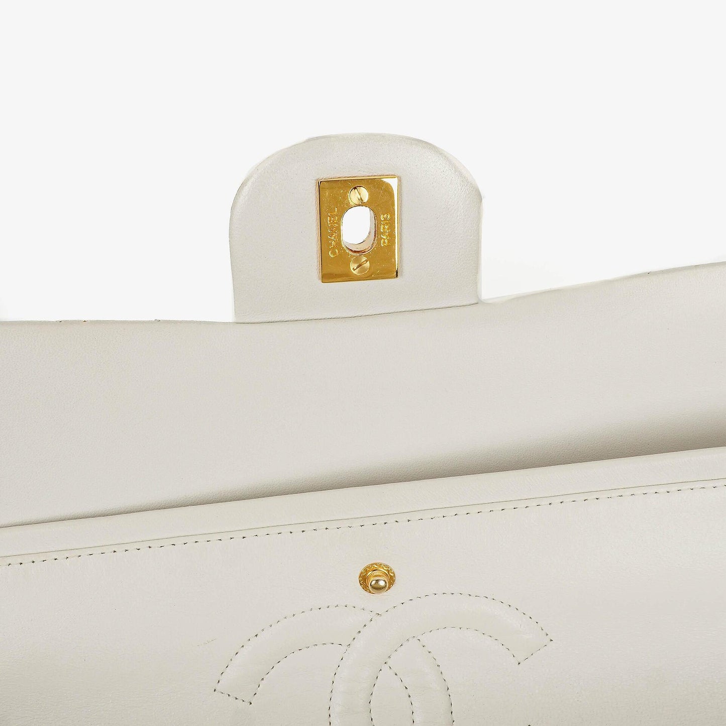 Chanel Mittelgroße Klassische Doppelklappe Tasche Weiß Chevron Gesteppt Lammleder 24K Vergoldete Hardware