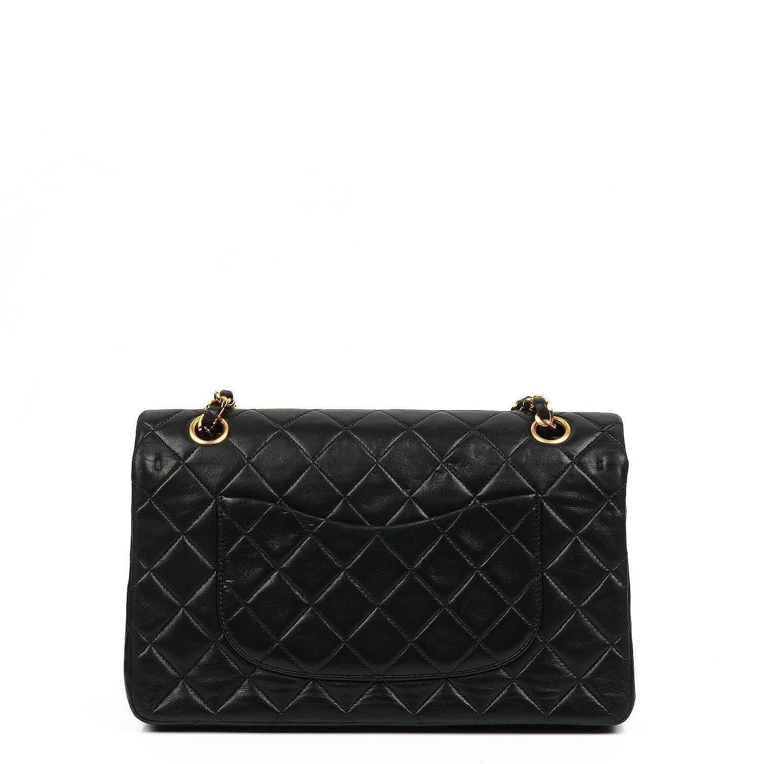 Chanel Medium Classic Double Flap Tasche aus Lammleder mit 24K vergoldeter Hardware
