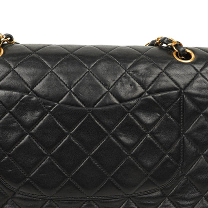 Chanel Medium Classic Double Flap Tasche aus Lammleder mit 24K vergoldeter Hardware