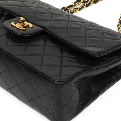 Chanel Medium Classic Double Flap Tasche aus Lammleder mit 24K vergoldeter Hardware