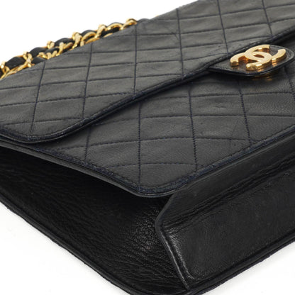Chanel Medium Classic Single Flap Bag aus marineblauem gestepptem Lammleder mit 24K goldplattierten Beschlägen