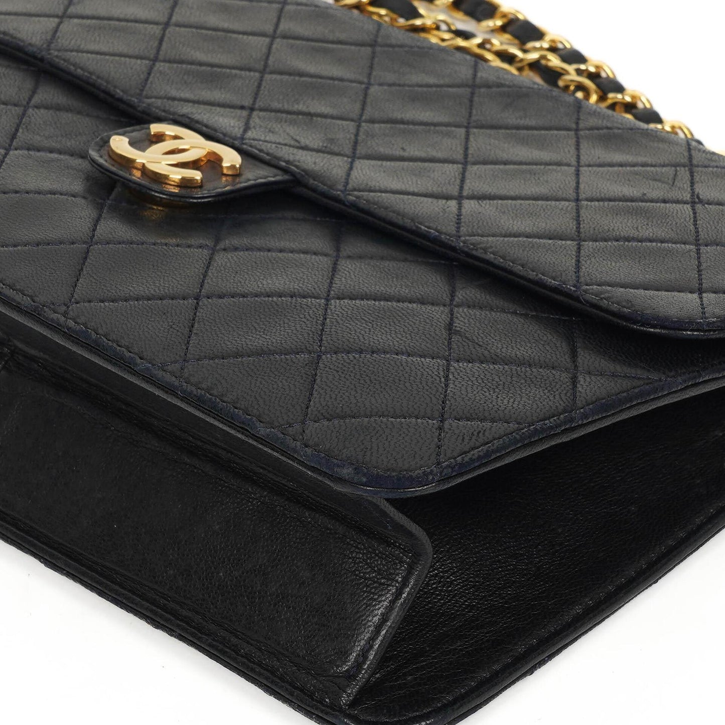Chanel Medium Classic Single Flap Bag aus marineblauem gestepptem Lammleder mit 24K goldplattierten Beschlägen