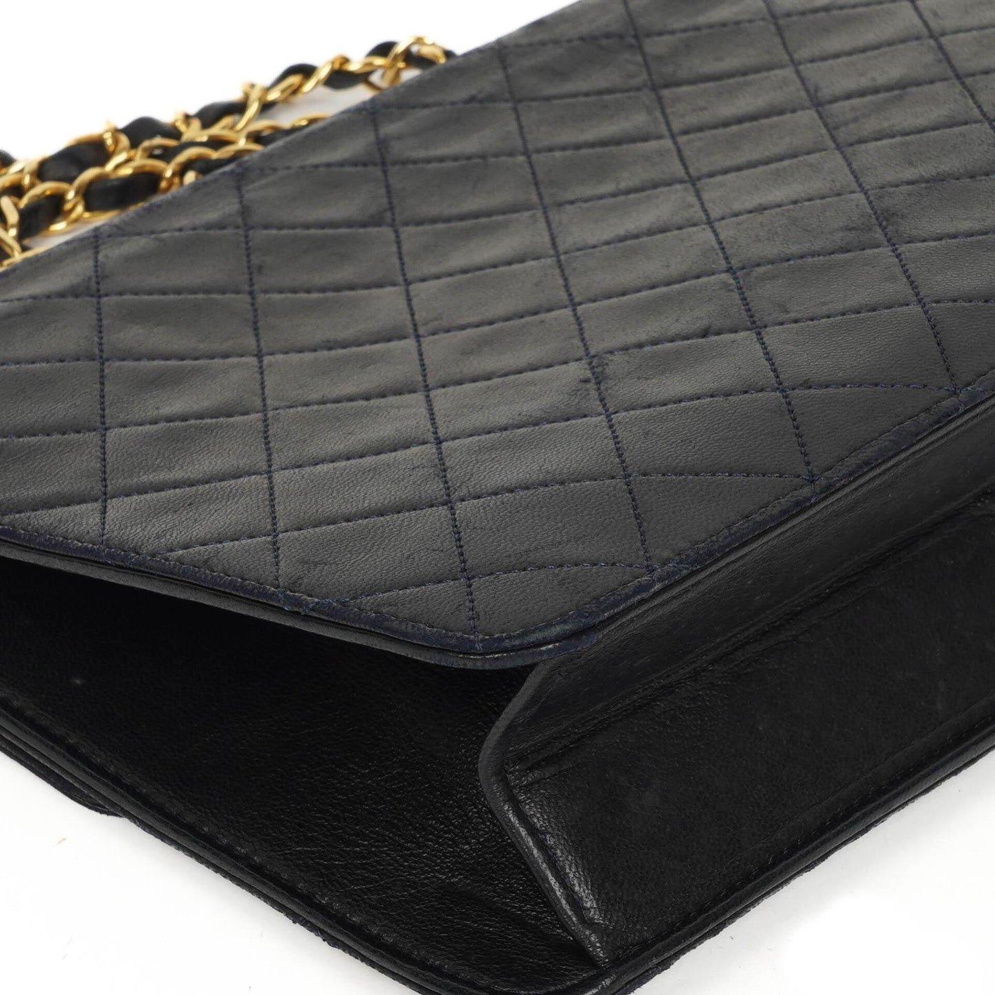 Chanel Medium Classic Single Flap Bag aus marineblauem gestepptem Lammleder mit 24K goldplattierten Beschlägen