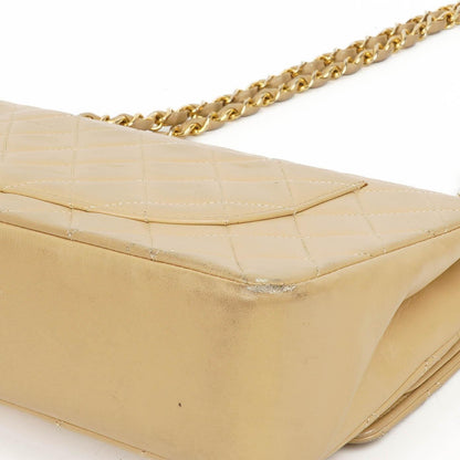 Chanel Mittlere klassische gesteppte Lammleder Doppelklappen-Tasche mit 24K goldplattierter Hardware
