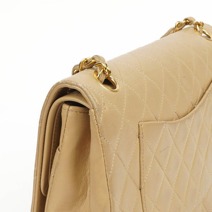 Chanel Mittlere klassische gesteppte Lammleder Doppelklappen-Tasche mit 24K goldplattierter Hardware