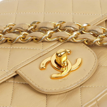Chanel Mittlere klassische gesteppte Lammleder Doppelklappen-Tasche mit 24K goldplattierter Hardware