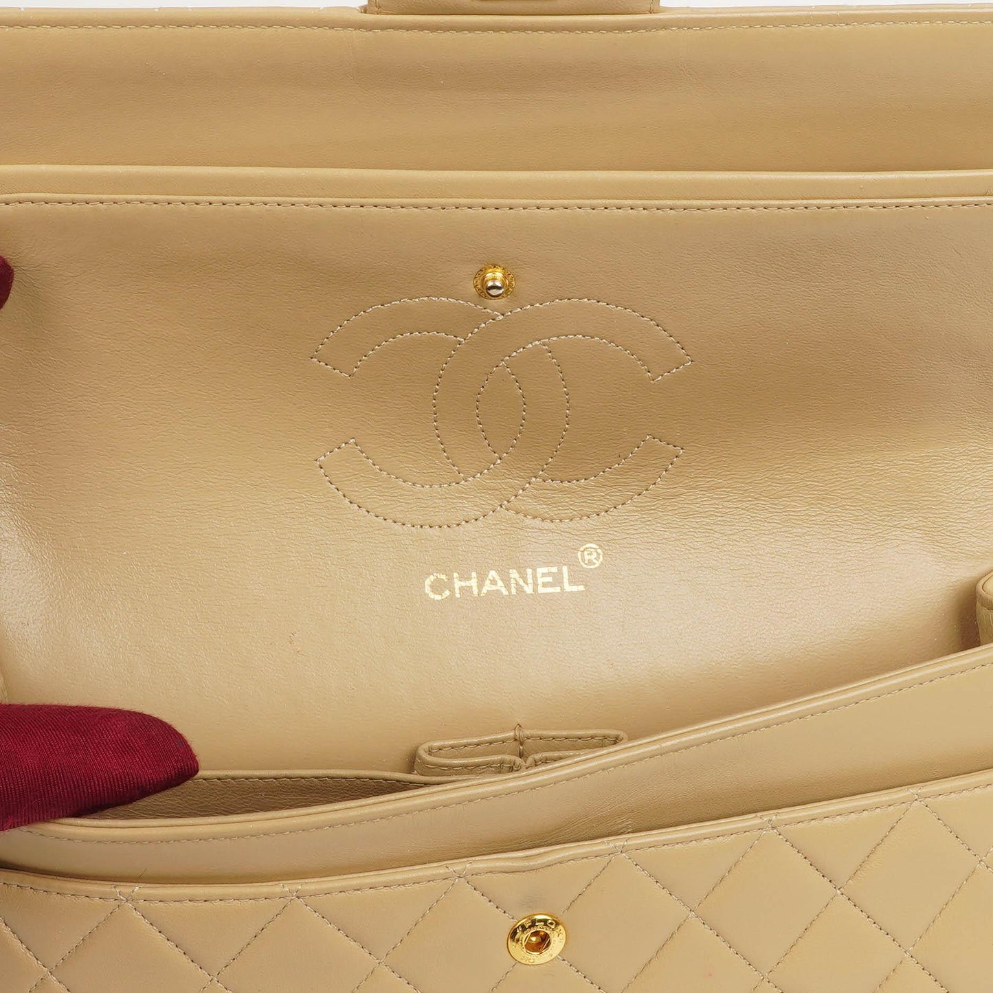 Chanel Mittlere klassische gesteppte Lammleder Doppelklappen-Tasche mit 24K goldplattierter Hardware